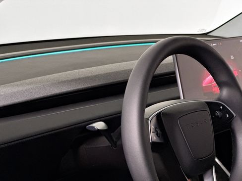 Used 2026 Tesla Model Y Long Range image 19