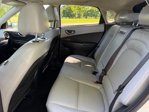 Used 2021 Hyundai Kona Limited AWD/4WD image 26