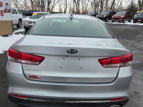 Used 2018 Kia Optima LX w/ 17" Alloy Wheels Package image 7