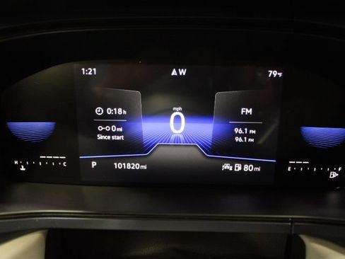 Used 2022 Volkswagen Taos SE w/ Panoramic Sunroof Package FWD image 41