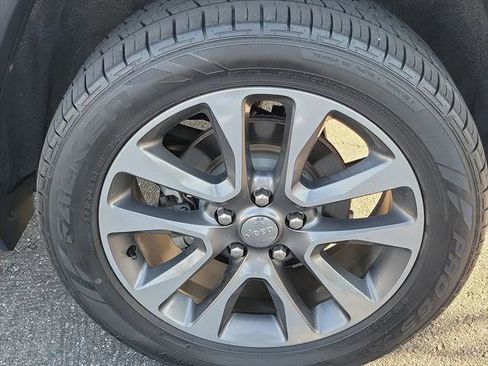 Certified 2018 Jeep Grand Cherokee Limited RWD image 21