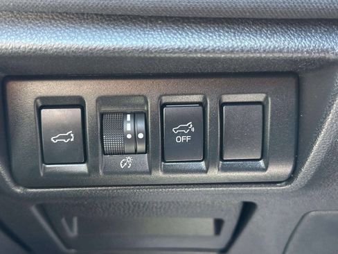 Used 2023 Subaru Outback Premium AWD/4WD image 27