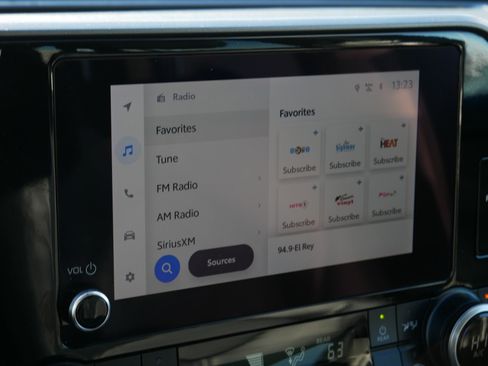 Certified 2024 Toyota Highlander XLE image 22