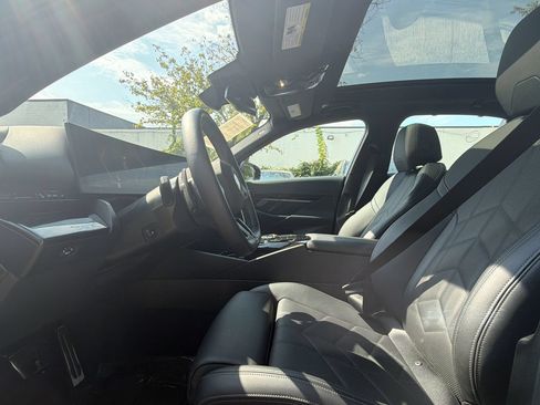 Used 2026 BMW 530i xDrive AWD/4WD image 5