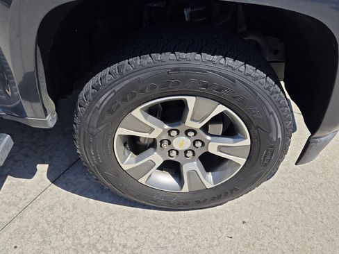 Used 2019 Chevrolet Colorado Z71 RWD image 12