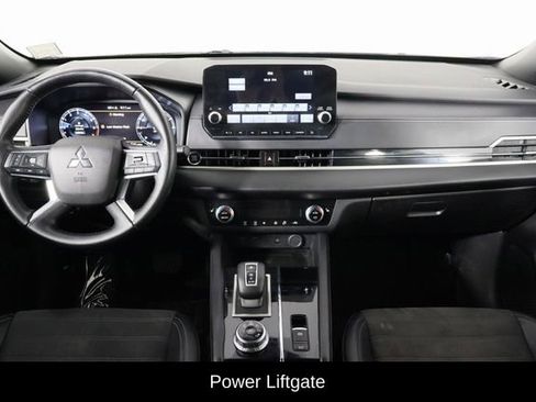 Used 2024 Mitsubishi Outlander SE Black Edition image 14