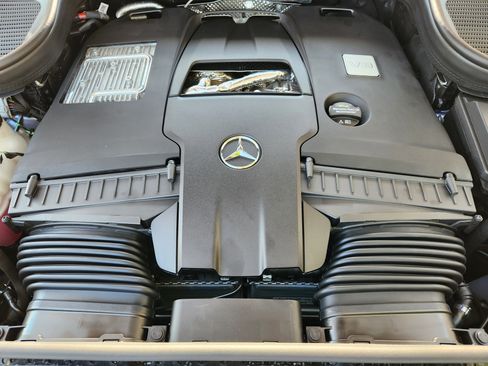 New 2026 Mercedes-Benz GLS 580 4MATIC image 33