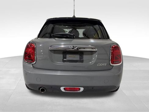 Used 2018 MINI Cooper 4-Door Hardtop image 7