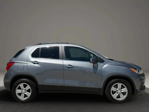 Used 2020 Chevrolet Trax LT w/ LT Convenience Package FWD image 7
