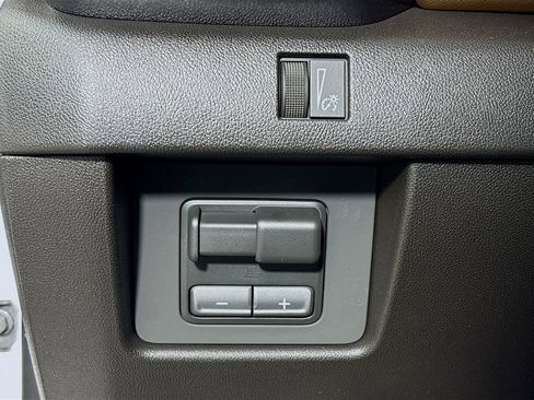 New 2026 GMC Canyon AT4 w/ Technology Plus Package AWD/4WD image 10