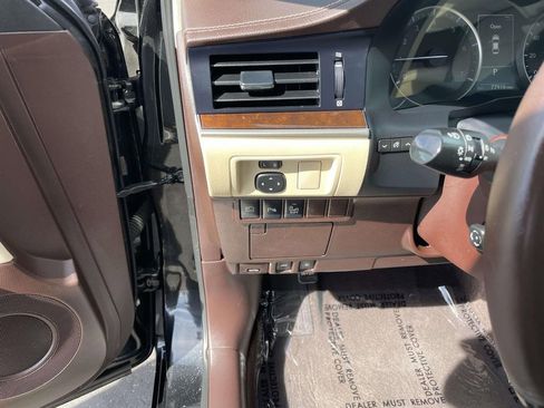 Used 2018 Lexus ES 350 w/ Premier Package image 31