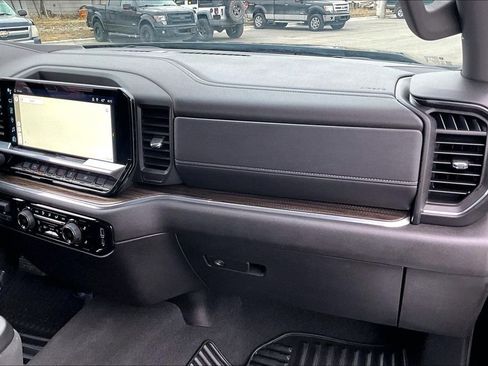 Used 2025 Chevrolet Silverado 1500 LT image 17