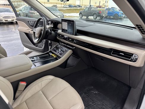 Used 2023 Lincoln Aviator Reserve w/ Equipment Group 201A image 29