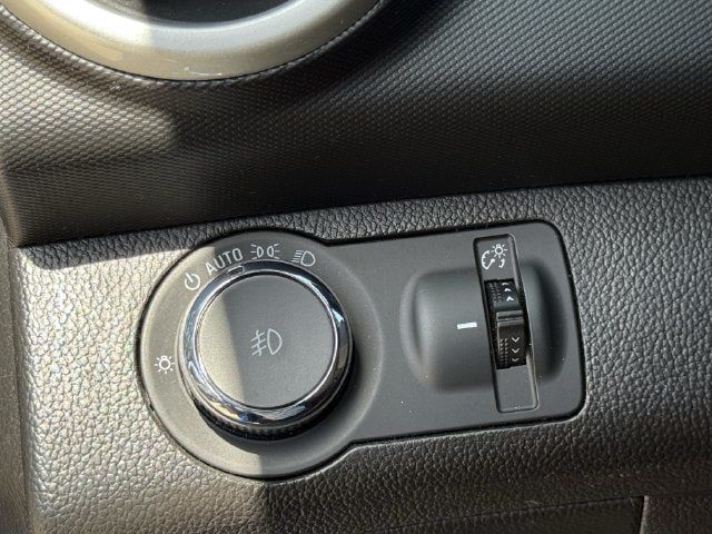 Used 2019 Chevrolet Sonic LT FWD image 22