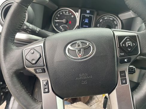 Used 2022 Toyota Tacoma SR5 image 18