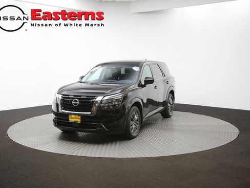 Used 2024 Nissan Pathfinder S image 67