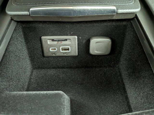 Certified 2023 Cadillac XT4 Premium Luxury w/ Cold Weather Package AWD/4WD image 9