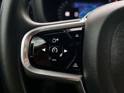 Used 2023 Volvo S60 T8 Plus image 38