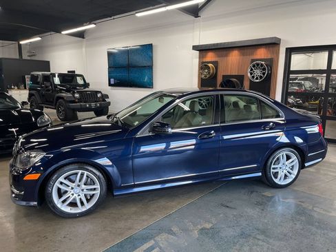 Used 2014 Mercedes-Benz C 300 4MATIC Sedan image 5