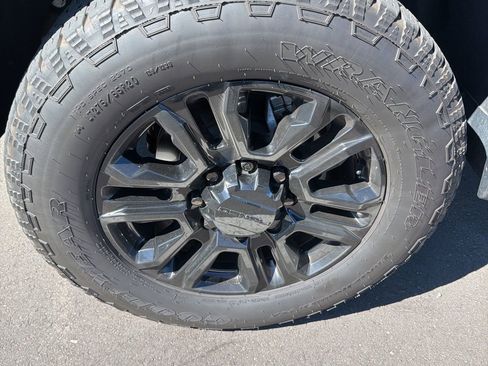 Used 2023 GMC Sierra 2500 Denali image 17