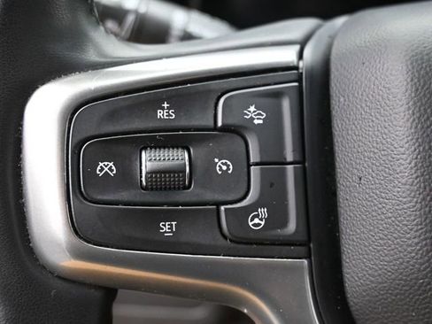 Used 2023 Chevrolet Suburban Premier image 17