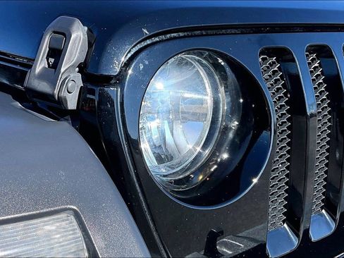 Used 2018 Jeep Wrangler Unlimited Sport S image 40