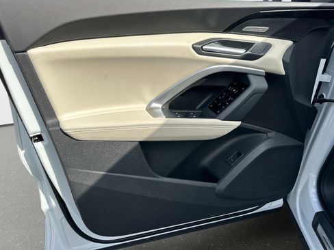 New 2025 Audi Q5 Premium Plus image 17