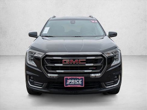 Used 2023 GMC Terrain AT4 image 2