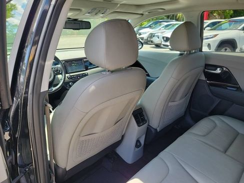 Used 2019 Kia Niro Touring FWD image 13