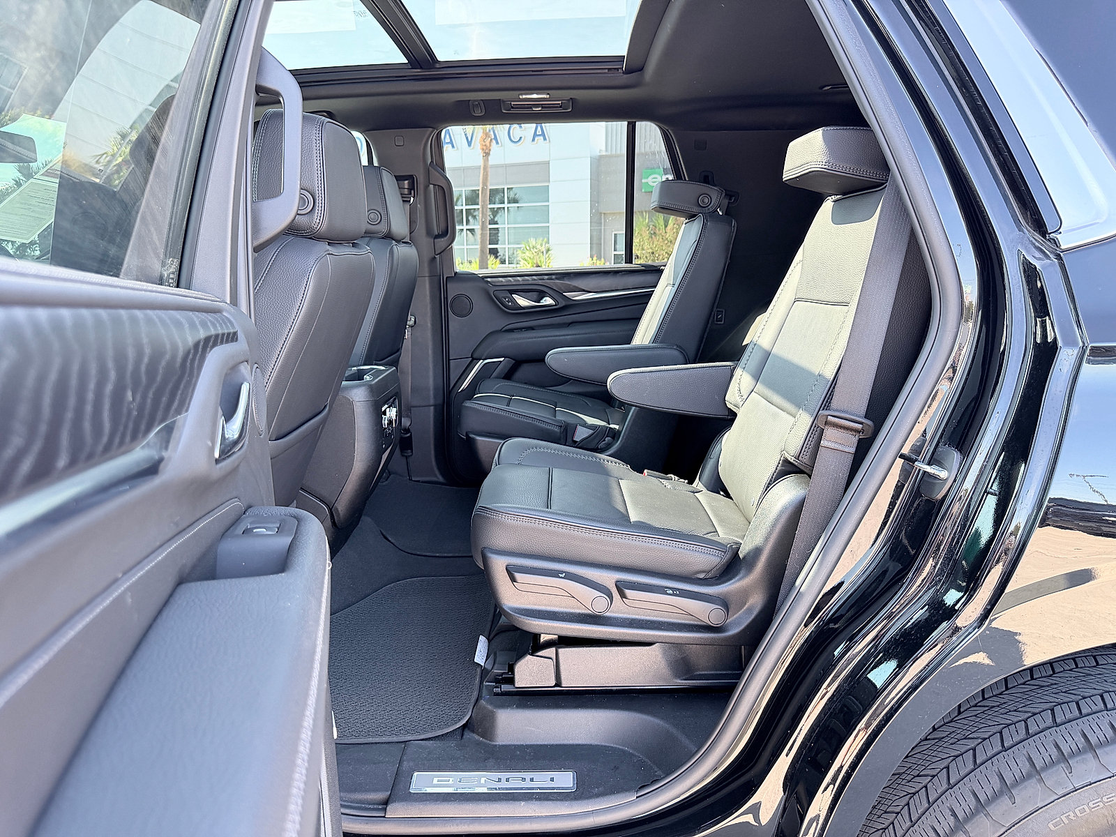 Used 2024 GMC Yukon Denali AWD/4WD image 24