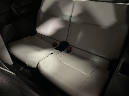 Used 2023 Mitsubishi Outlander SEL image 12