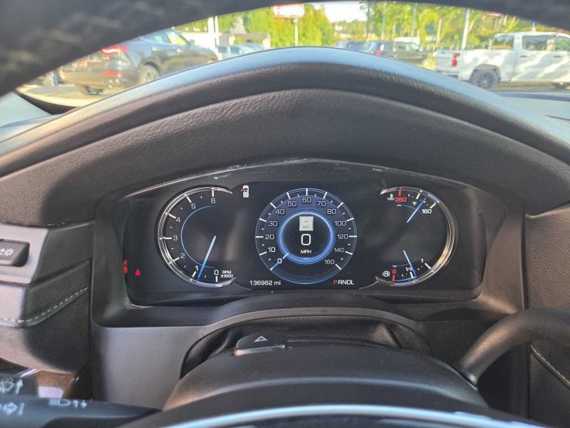 Used 2018 Cadillac Escalade ESV Luxury RWD image 15