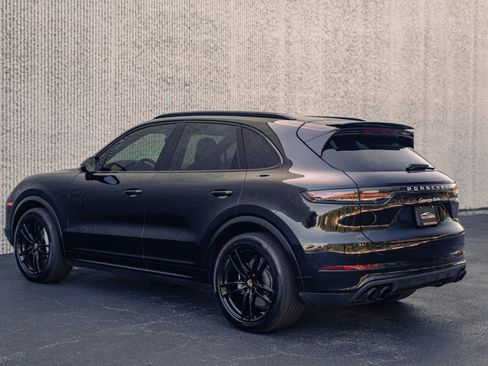 Used 2019 Porsche Cayenne Turbo AWD/4WD image 27
