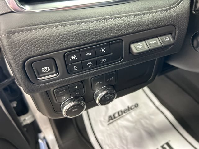Used 2024 GMC Yukon Denali AWD/4WD image 16