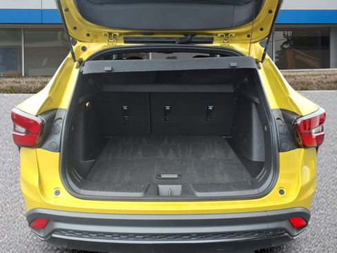 Used 2024 Chevrolet Trax RS w/ Sunroof Package FWD image 5