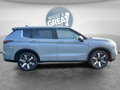 New 2026 Mitsubishi Outlander SE image 7