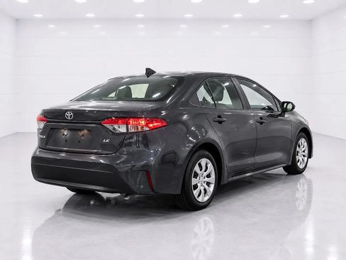 Used 2025 Toyota Corolla LE FWD image 5