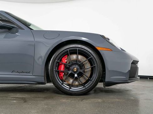 Used 2025 Porsche 911 Carrera GTS image 10