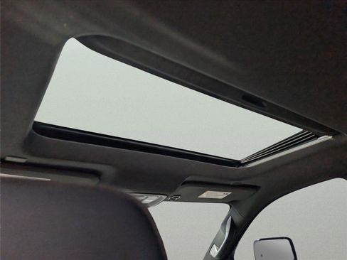 Used 2024 Chevrolet Silverado 2500 High Country w/ Technology Package image 31