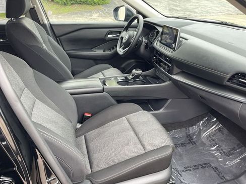 Used 2024 Nissan Rogue SV FWD image 17