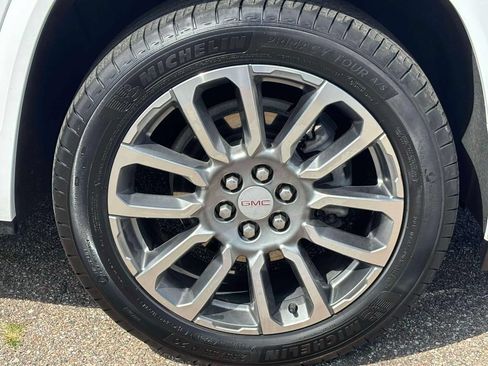 Used 2023 GMC Acadia Denali w/ Denali Technology Package AWD/4WD image 35