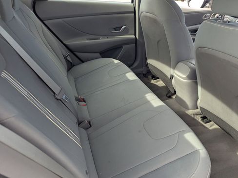 Used 2023 Hyundai Elantra SEL image 11