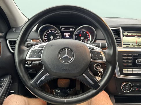 Used 2015 Mercedes-Benz GL 550 4MATIC image 52