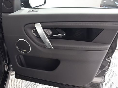 Certified 2025 Land Rover Discovery Sport Dynamic SE AWD/4WD image 18