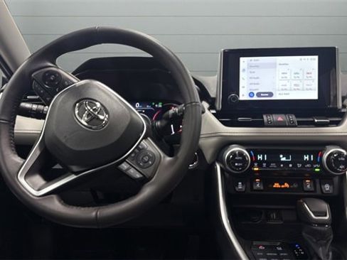 Used 2023 Toyota RAV4 XLE Premium image 11