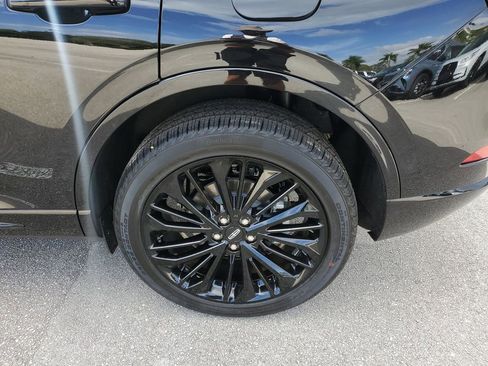 New 2026 Lincoln Corsair Reserve w/ Jet Appearance Package FWD image 8