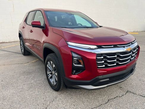 New 2026 Chevrolet Equinox LT w/ Convenience Package II FWD image 7