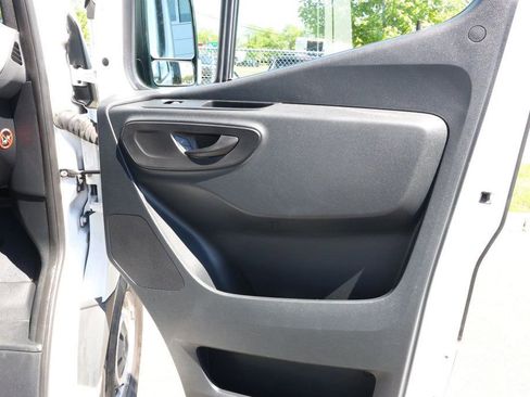 Used 2019 Mercedes-Benz Sprinter 2500 w/ Driver Convenience Package image 26