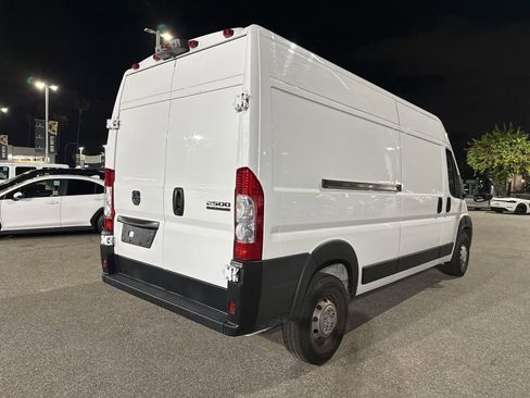 Used 2023 RAM ProMaster 2500 FWD image 5
