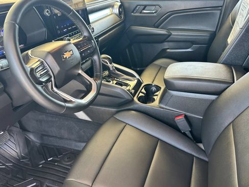 Used 2024 Chevrolet Colorado LT w/ LT Convenience Package III AWD/4WD image 10
